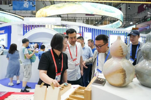 数字创意新篇 哈师大亮相深圳文博会，展示24小时梦幻展馆